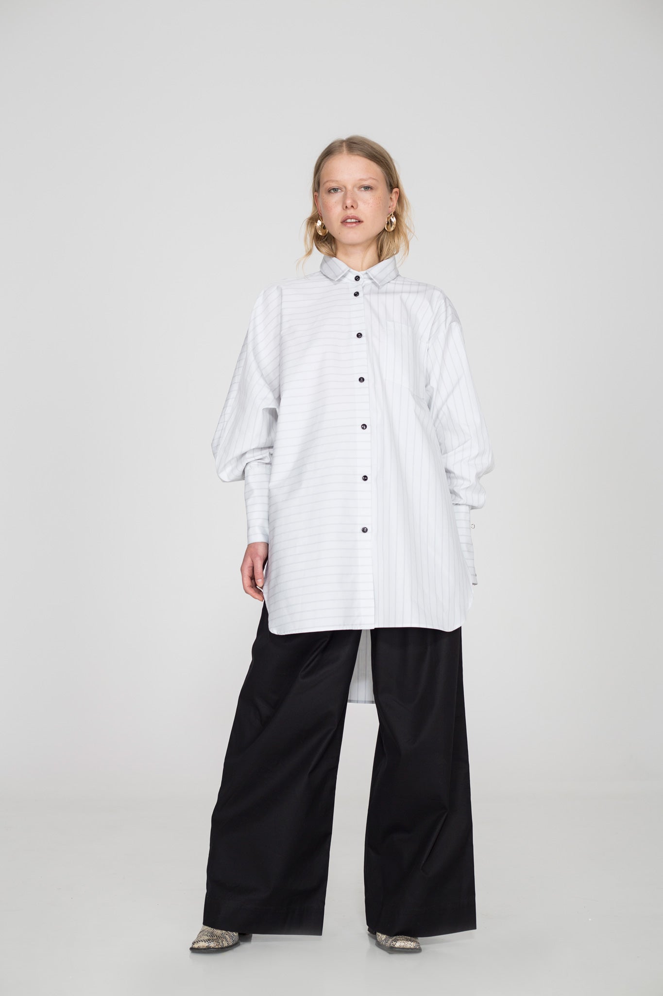 Oversized shirt with one wide sleeve